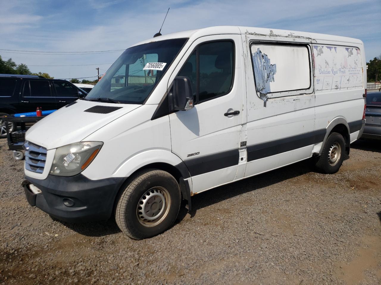 2015 Freightliner Sprinter, VIN WDRPE7DC4FP140811 — Minor dents and scratches