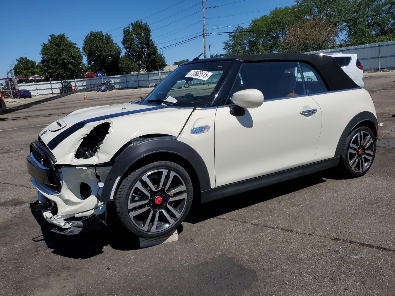 2021 MINI Convertible Cooper S, VIN WMWWJ5C06M3N16171 — Перед