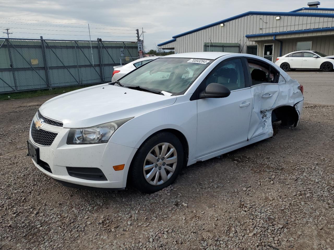 2011 Chevrolet Cruze LS+ 1SB, VIN 1G1PA5SH3B7177415 — Бок