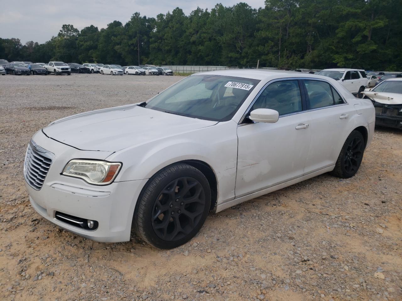 2014 Chrysler 300, VIN 2C3CCAAG6EH307122 — Бок