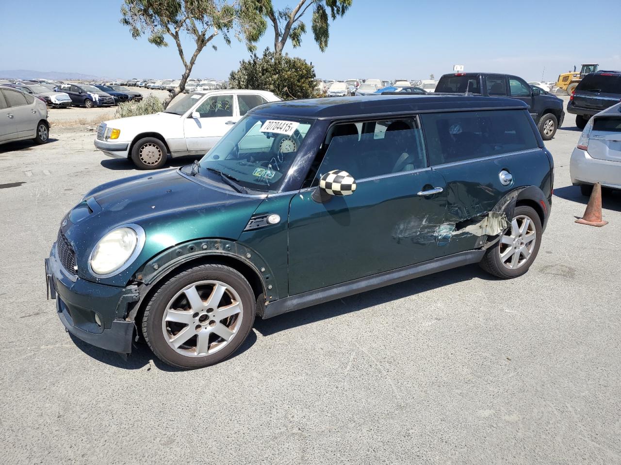 2009 MINI Clubman S, VIN WMWMM33529TP72409 — Side