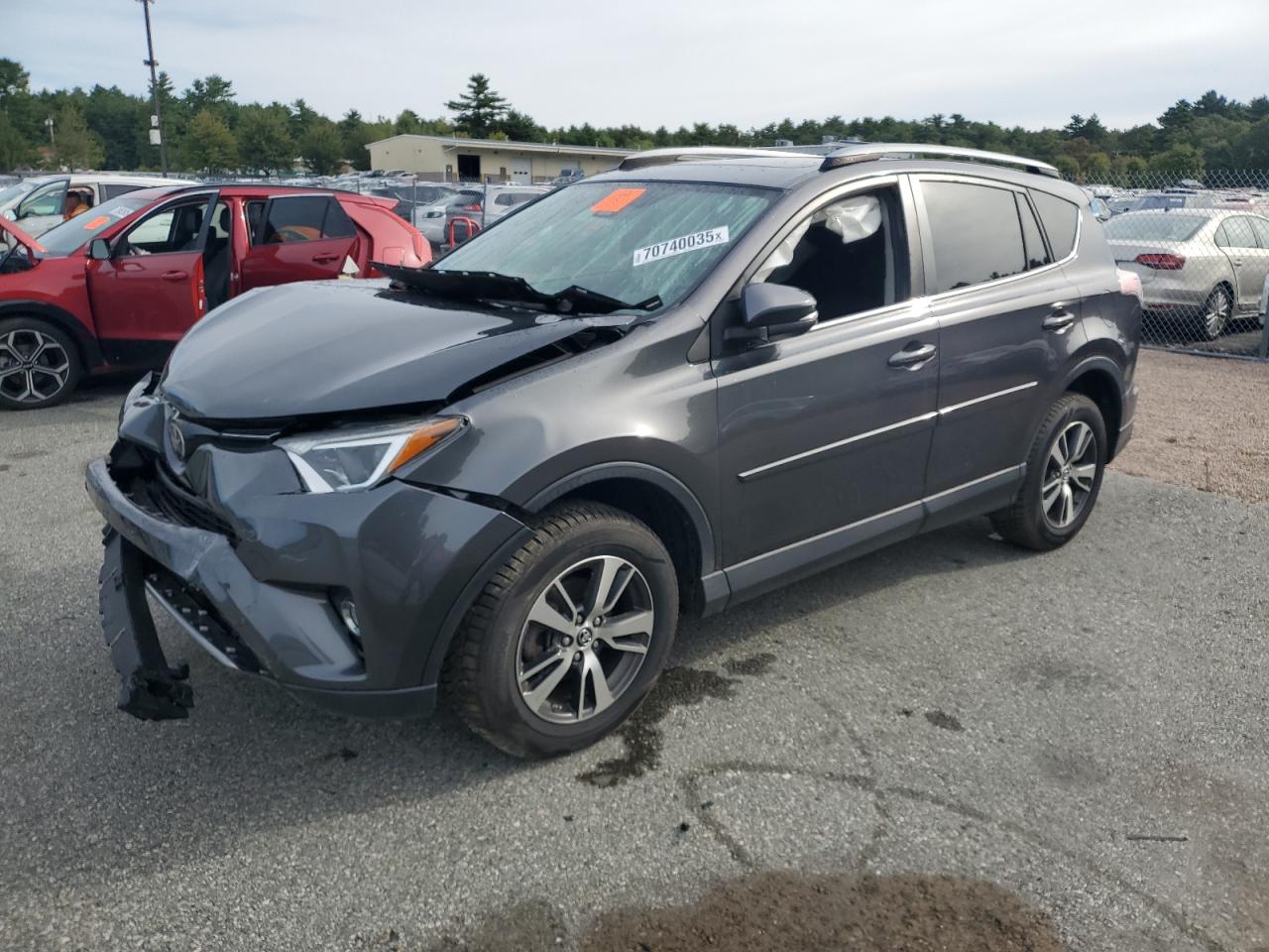 2017 Toyota RAV4 XLE, VIN JTMRFREV6HJ167208 — Front end