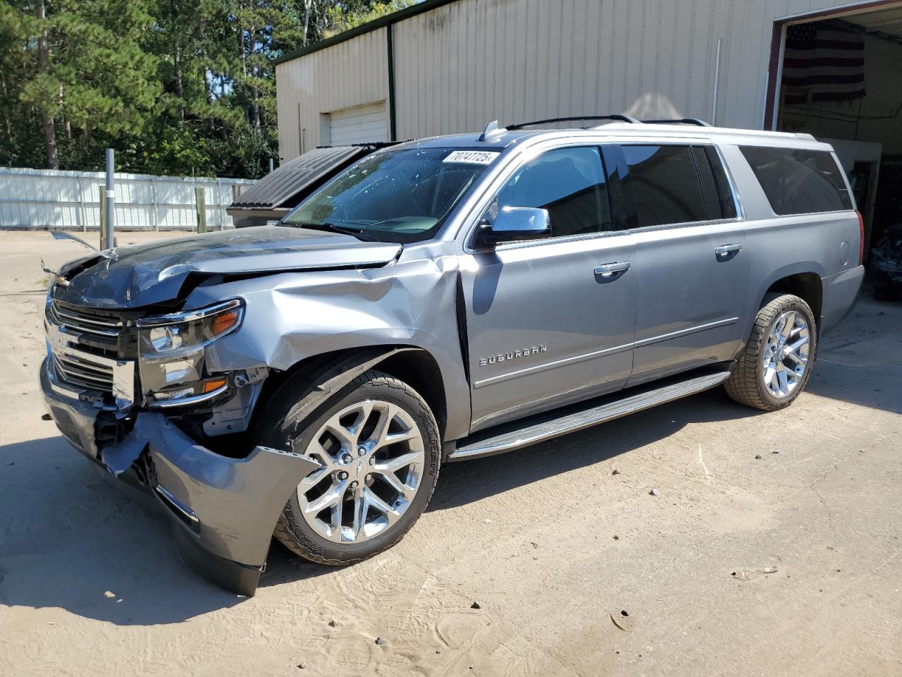 2020 Chevrolet Suburban Premier, VIN 1GNSKJKC0LR123871 — Front end
