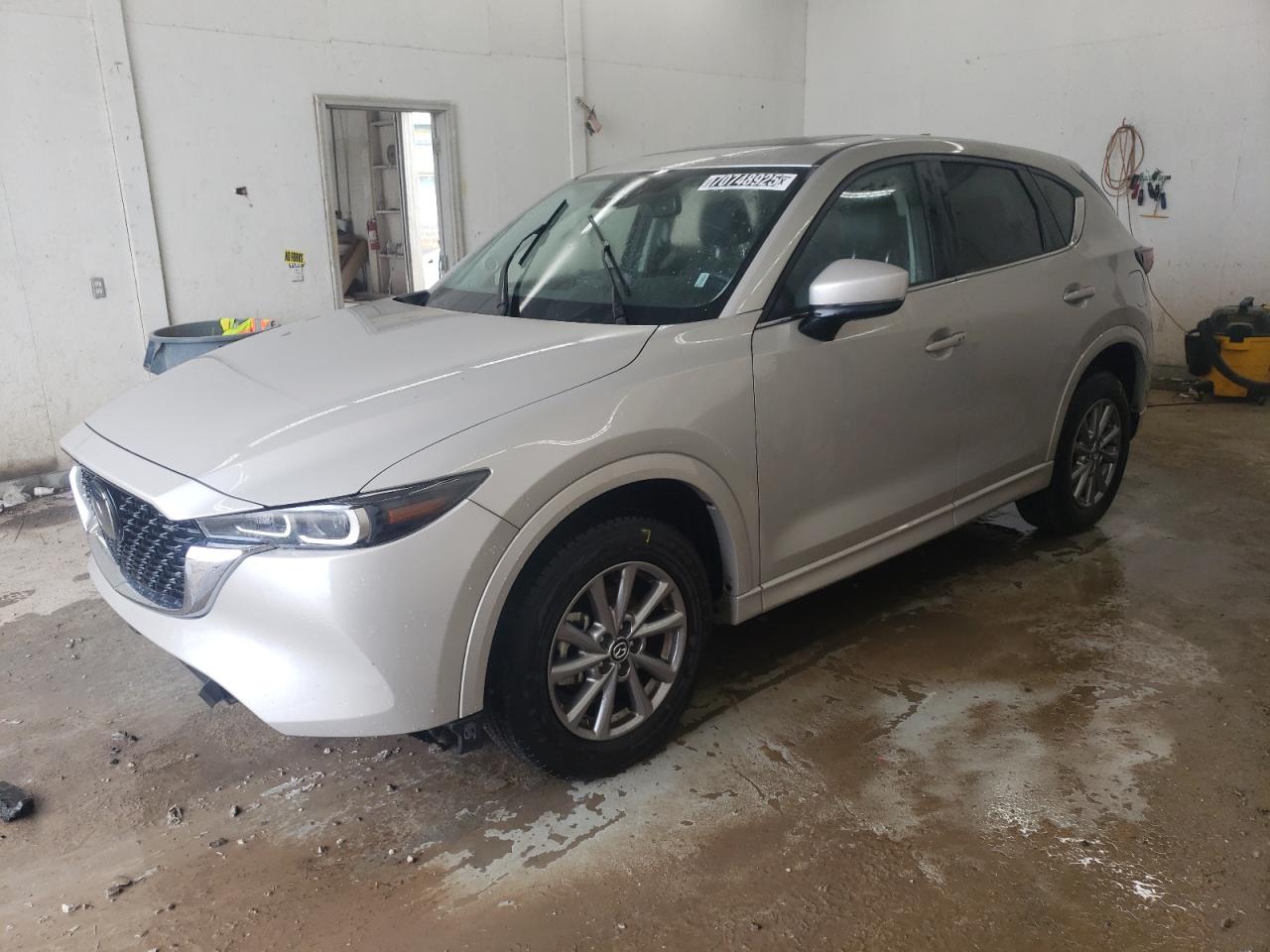 2025 Mazda CX-5 S Preferred, VIN JM3KFBCL6S0677394 — Вода / потоп