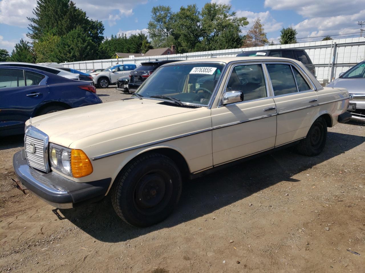 1980 Mercedes-Benz 240, VIN 12312310163741 — Side