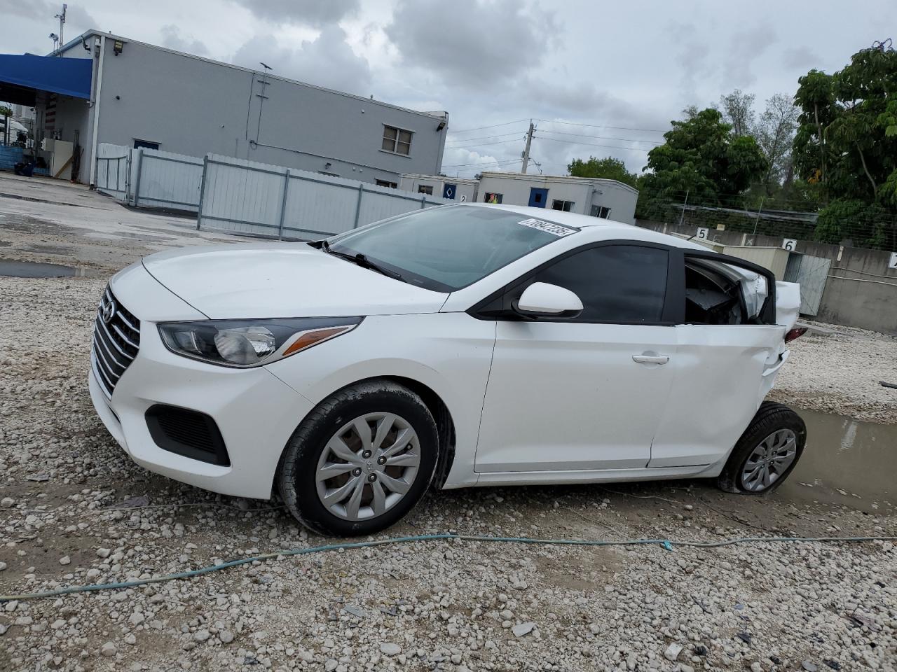 2022 Hyundai Accent SE, VIN 3KPC24A60NE180371 — Rear end