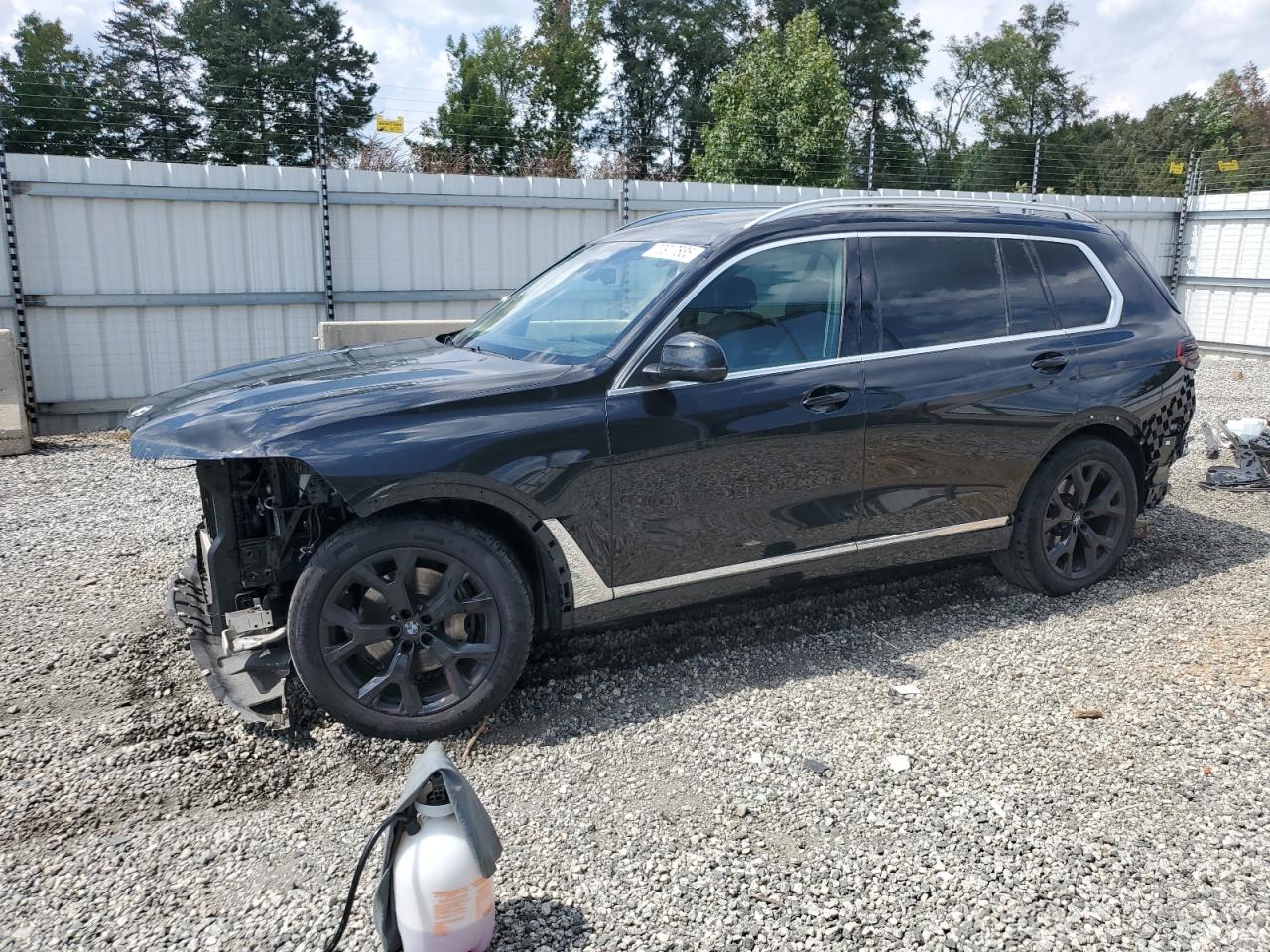 2023 BMW X7 xDrive40i, VIN 5UX23EM01P9R02975 — Front end