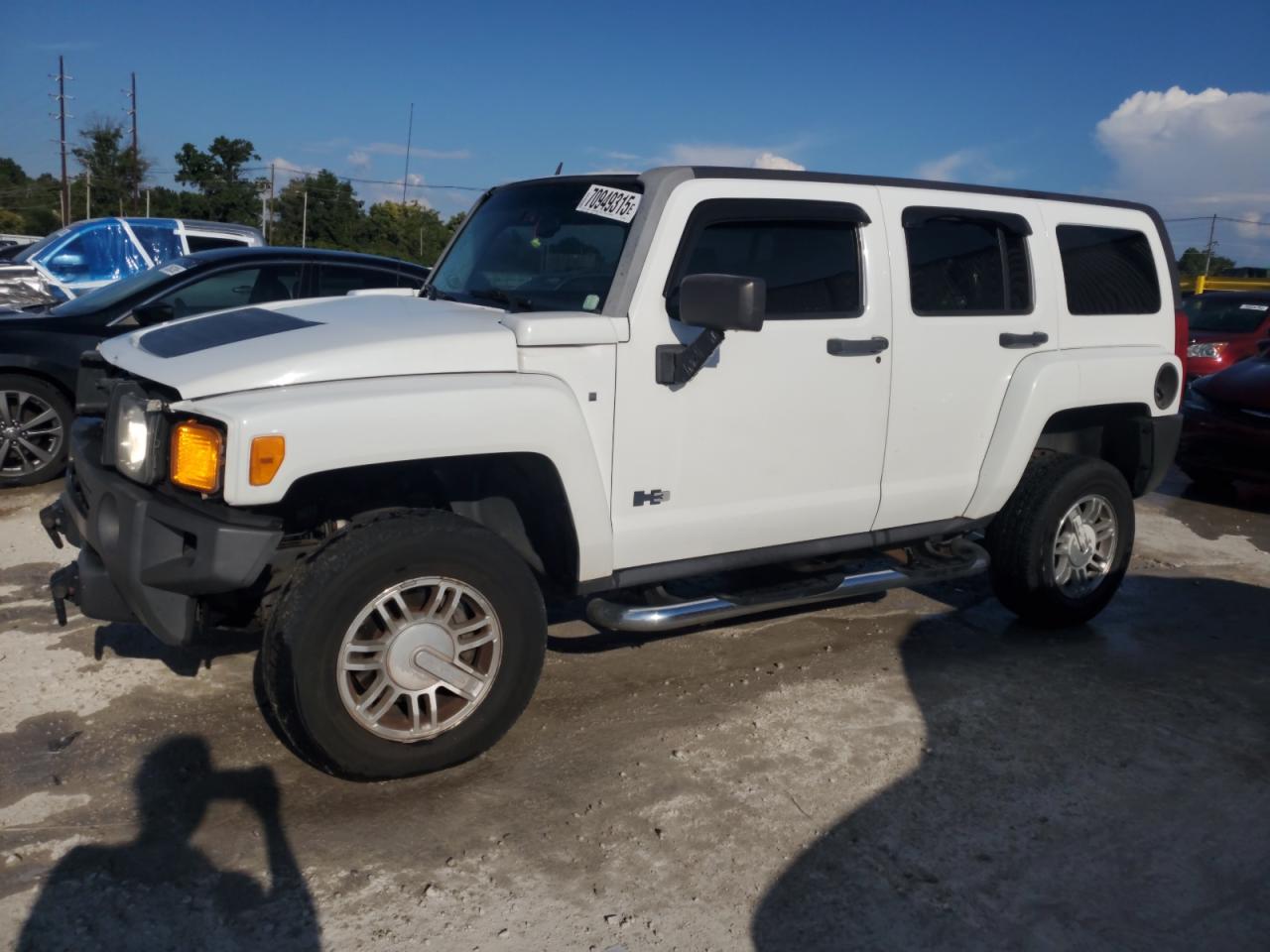 2007 Hummer H3 SUV, VIN 5GTDN13E178150008 — Front end