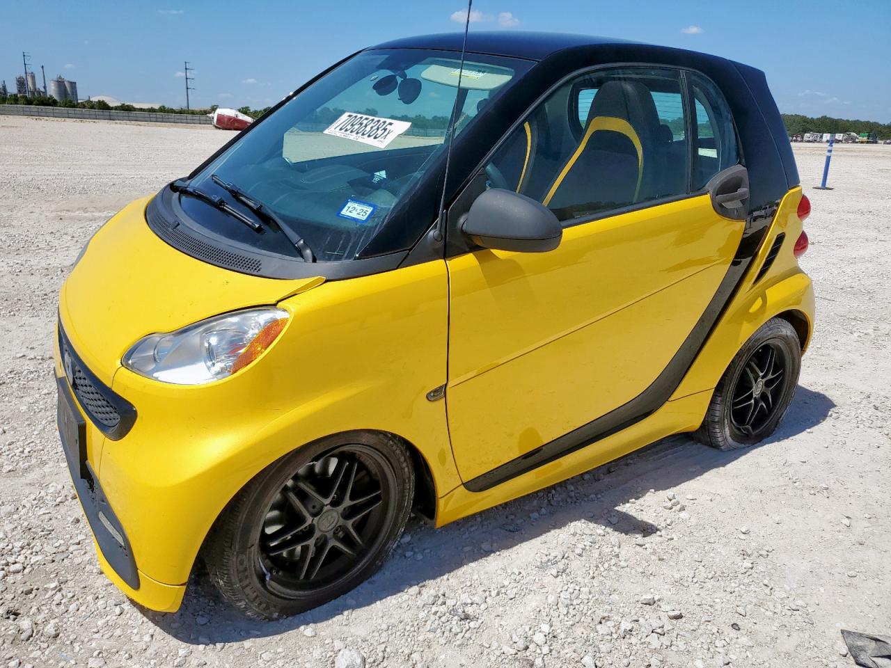 2013 Smart fortwo Pure, VIN WMEEJ3BA8DK723083 — Днище