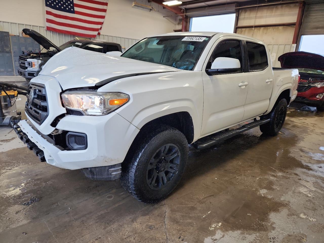 2019 Toyota Tacoma SR, VIN 5TFAX5GN4KX147298 — Front end