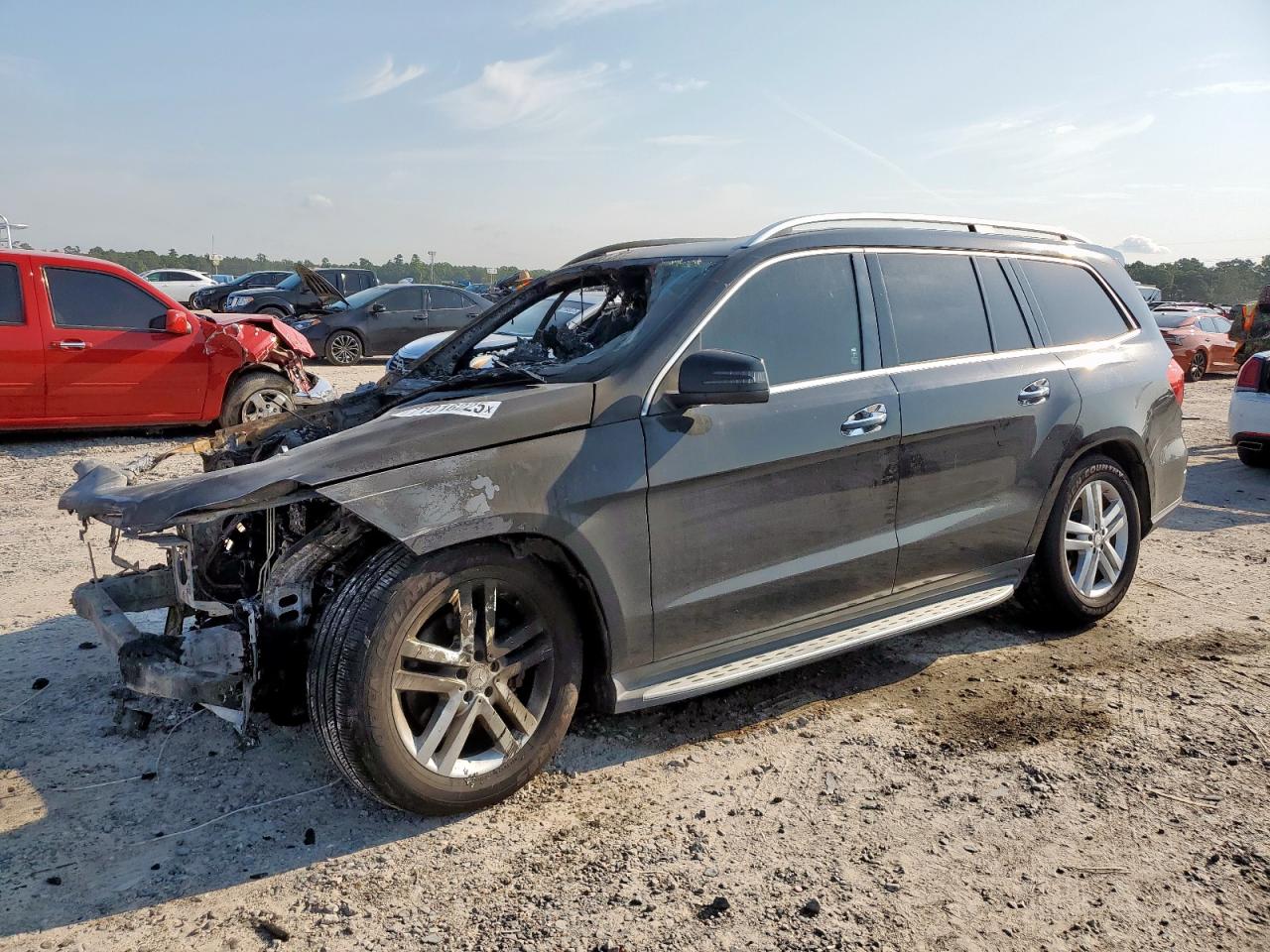 2015 Mercedes-Benz GL 450, VIN 4JGDF6EE0FA615525 — Engine fire