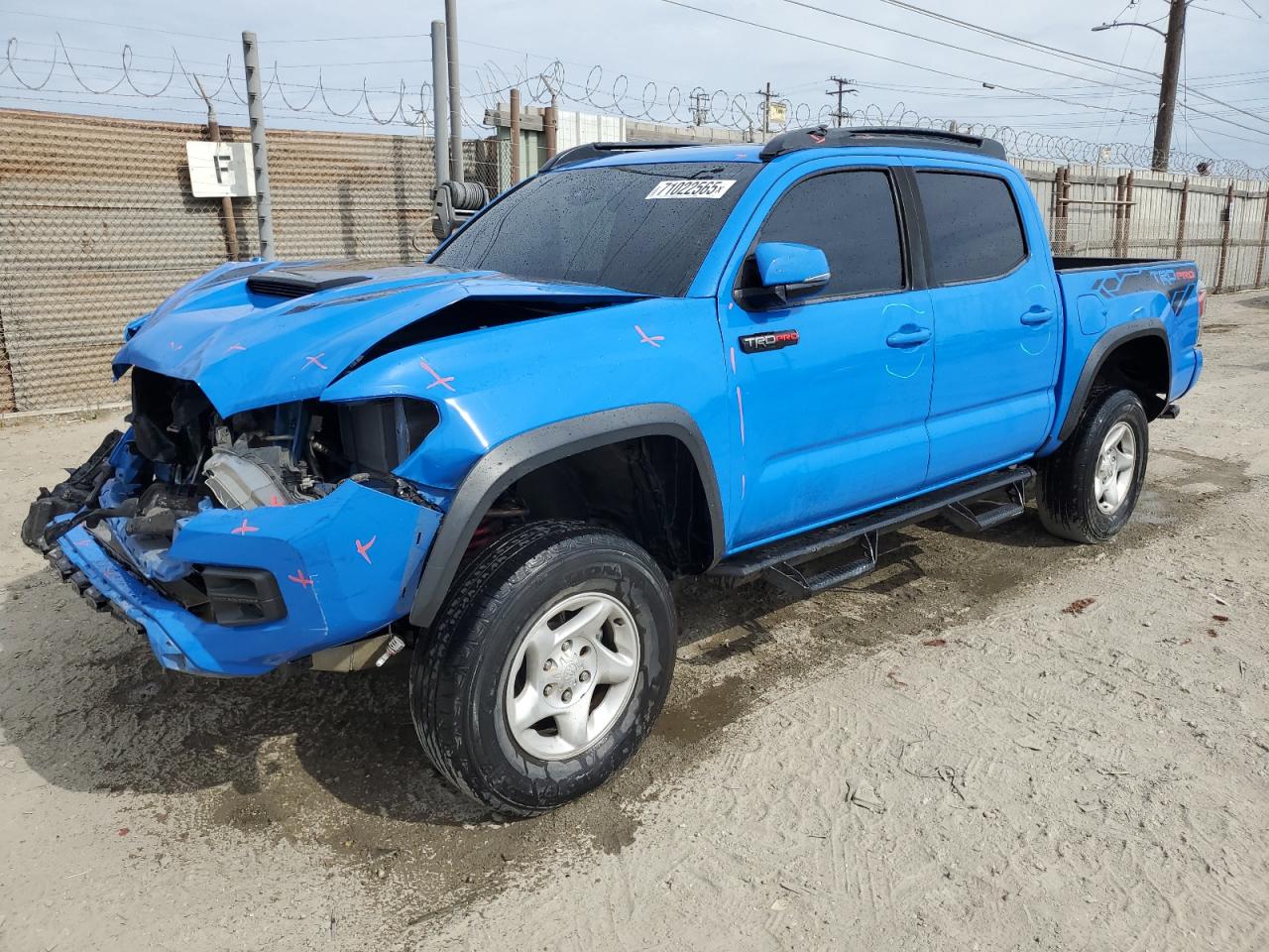 2019 Toyota Tacoma SR, VIN 5TFCZ5AN1KX168783 — Front end