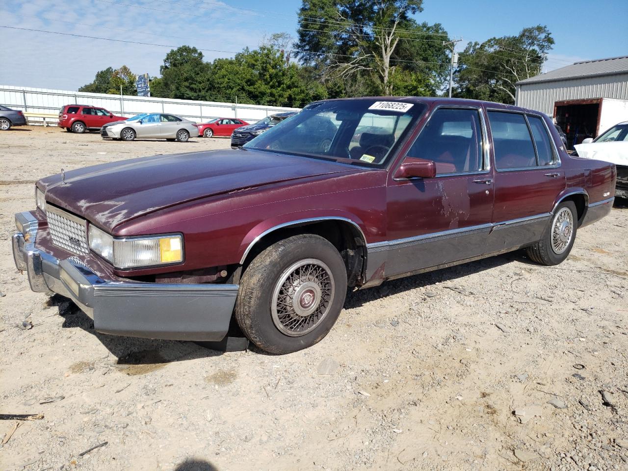 1989 Cadillac DeVille, VIN 1G6CD5157K4304756 — Бок