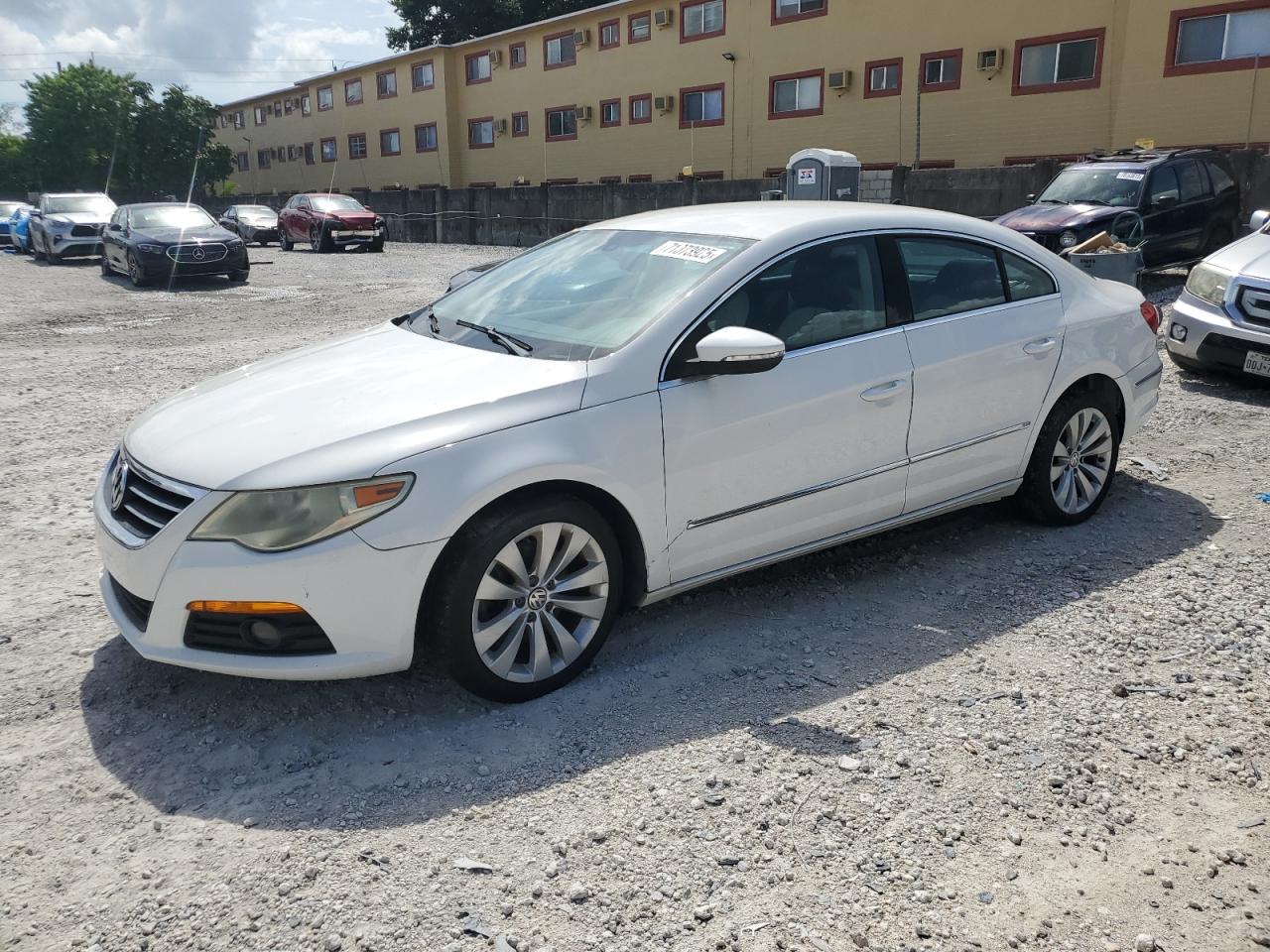 2010 Volkswagen CC Sport, VIN WVWML7AN0AE517220 — Minor dents and scratches