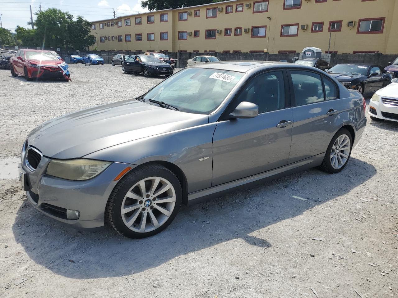 2009 BMW 3 Series 328i, VIN WBAPH73539A173054 — Minor dents and scratches