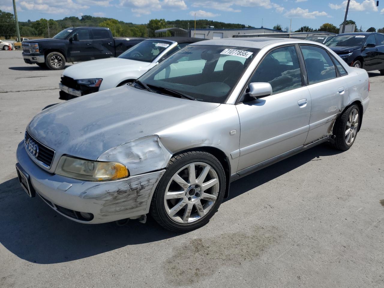 2001 Audi A4, VIN WAUDC68D71A109423 — Front end