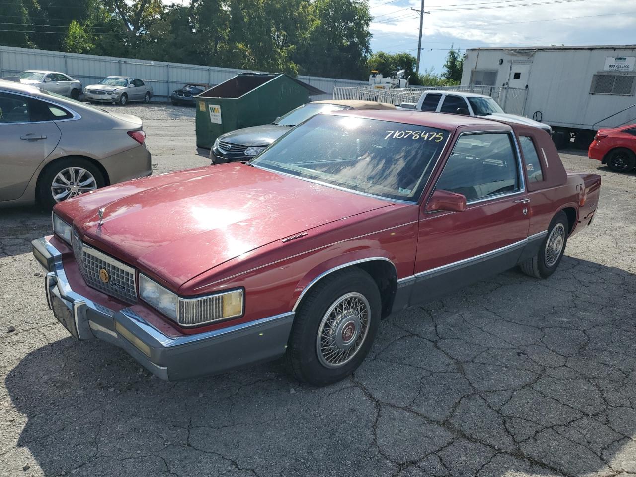 1989 Cadillac Fleetwood, VIN 1G6CB1154K4362029 — Мелкие вмятины и царапины