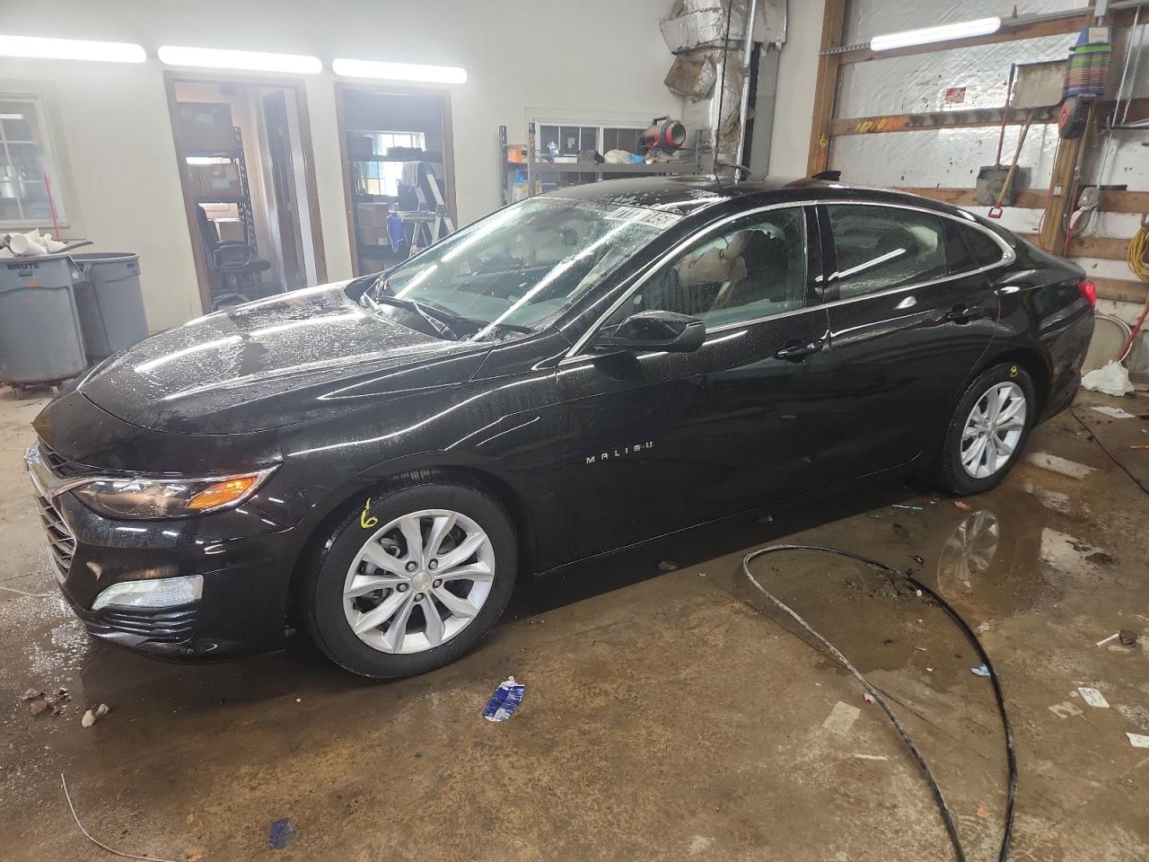 2024 Chevrolet Malibu LT, VIN 1G1ZD5ST6RF113695 — Бок