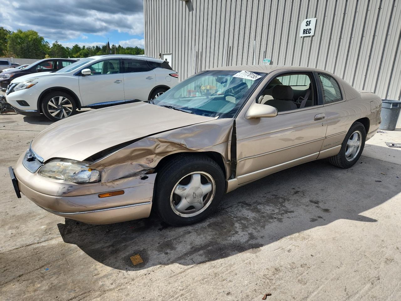 1998 Chevrolet Monte Carlo LS, VIN 2G1WW12M7W9251393 — Front end