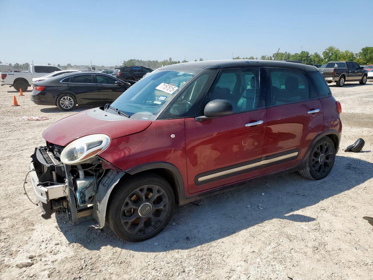 2015 FIAT 500L Urbana Trekking, VIN ZFBCFADH1FZ032271 — Front end