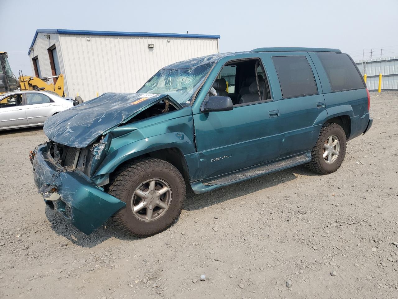 2000 GMC Denali, VIN 1GKEK13R1YR117971 — Перед