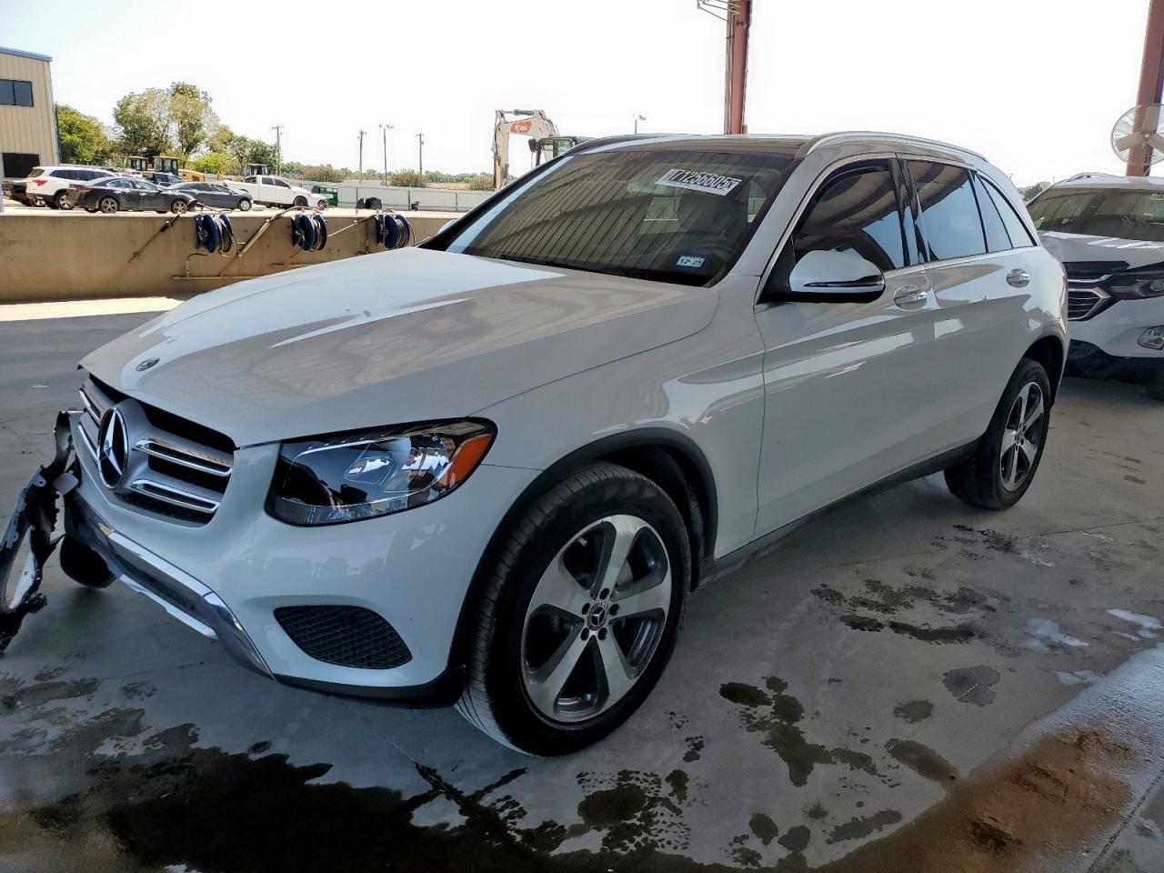 2019 Mercedes-Benz GLC 300, VIN WDC0G4JB6KF480591 — Front end