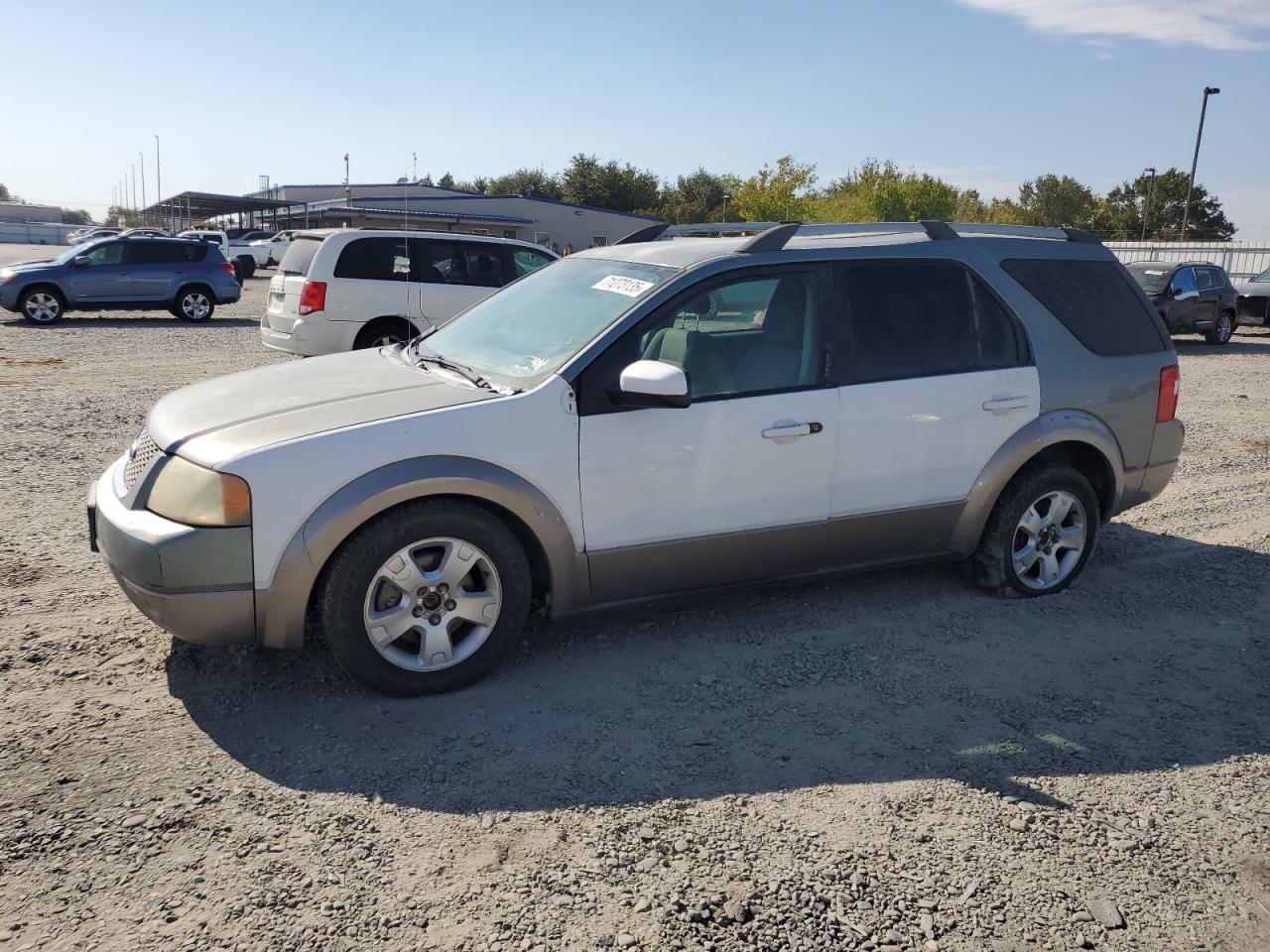 2006 Ford Freestyle SEL, VIN 1FMZK02166GA10065 — Front end