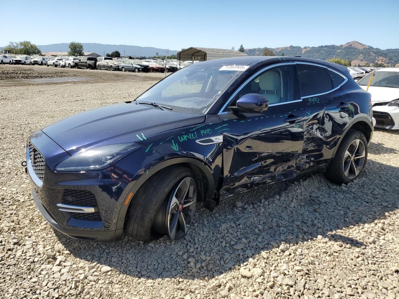 2021 Jaguar E-Pace SE, VIN SADFP2FX6M1025379 — Бок