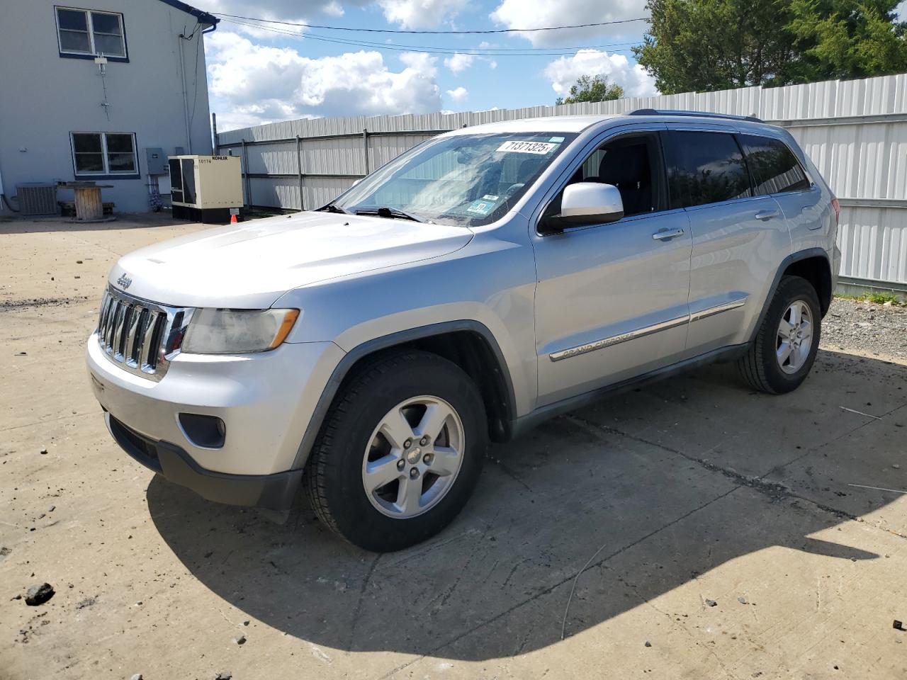 2011 Jeep Grand Cherokee Laredo, VIN 1J4RS4GG9BC531236 — Normal wear