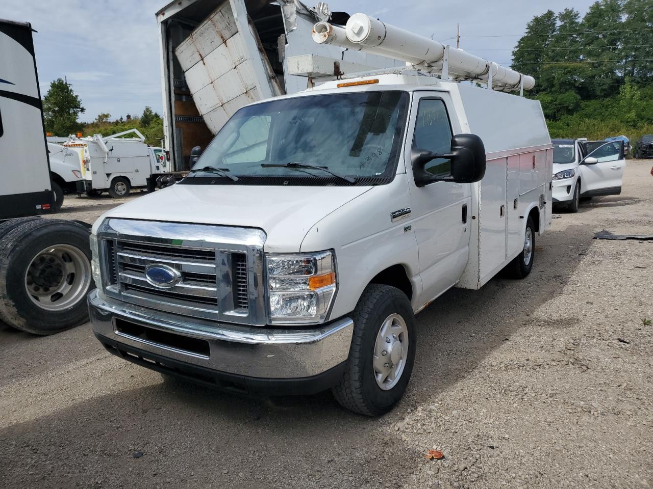 2013 Ford Econoline Commercial, VIN 1FDWE3FL7DDB09323 — Normal wear