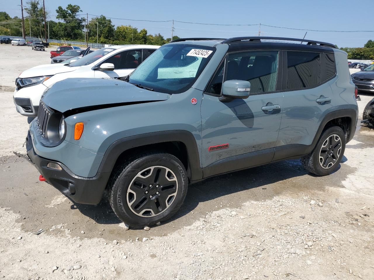 2017 Jeep Renegade Trailhawk, VIN ZACCJBCB1HPG30733 — Перед