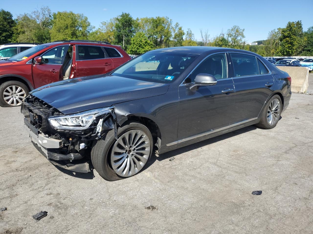 2019 Genesis G90 Premium, VIN KMTF34JA8KU064171 — Front end