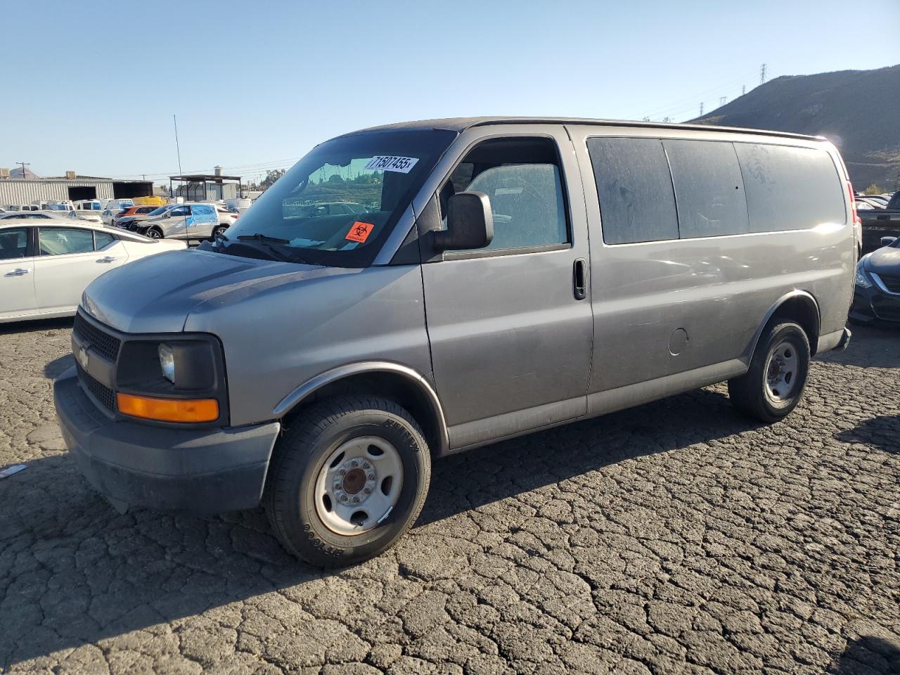 2008 Chevrolet Express Passenger, VIN 1GAGG25K081202304 — Rear end