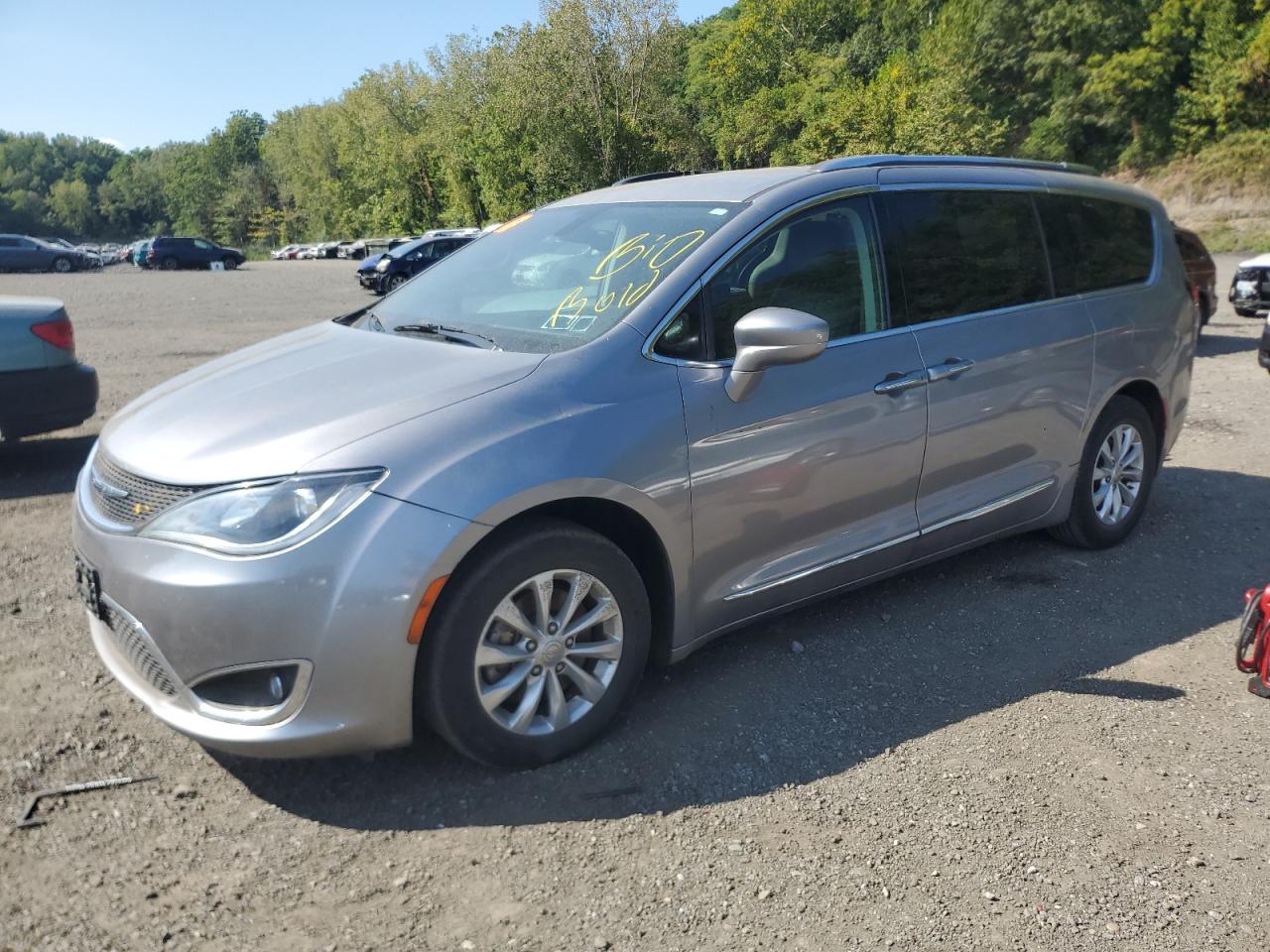 2019 Chrysler Pacifica Touring L, VIN 2C4RC1BG5KR555288 — Engine fire