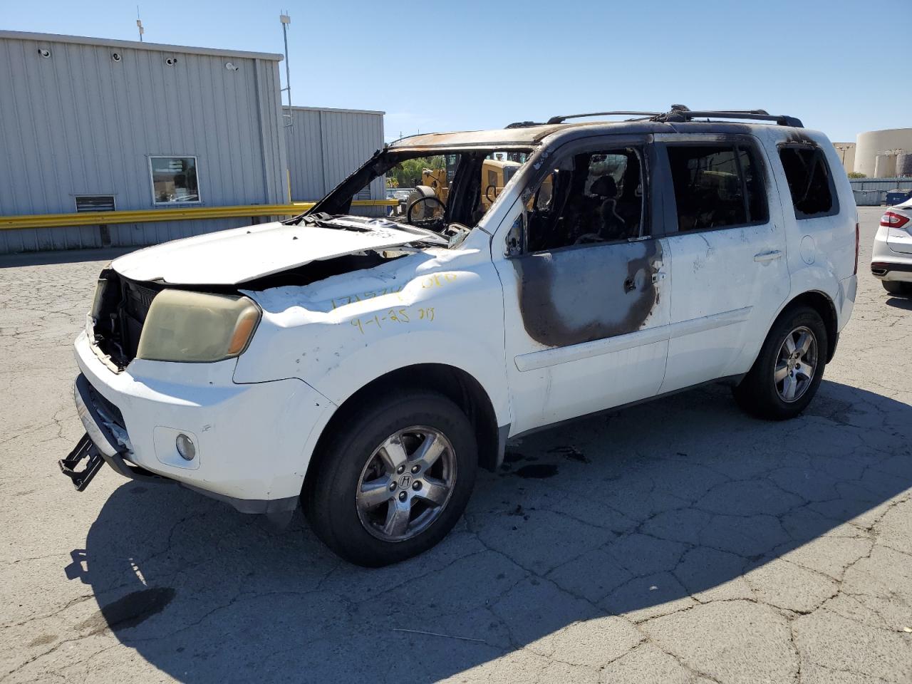 2010 Honda Pilot EX-L, VIN 5FNYF4H63AB033241 — Пожар в салоне