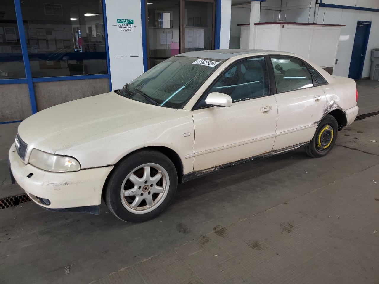 1998 Audi A4, VIN WAUCB68D7WA079300 — Зад