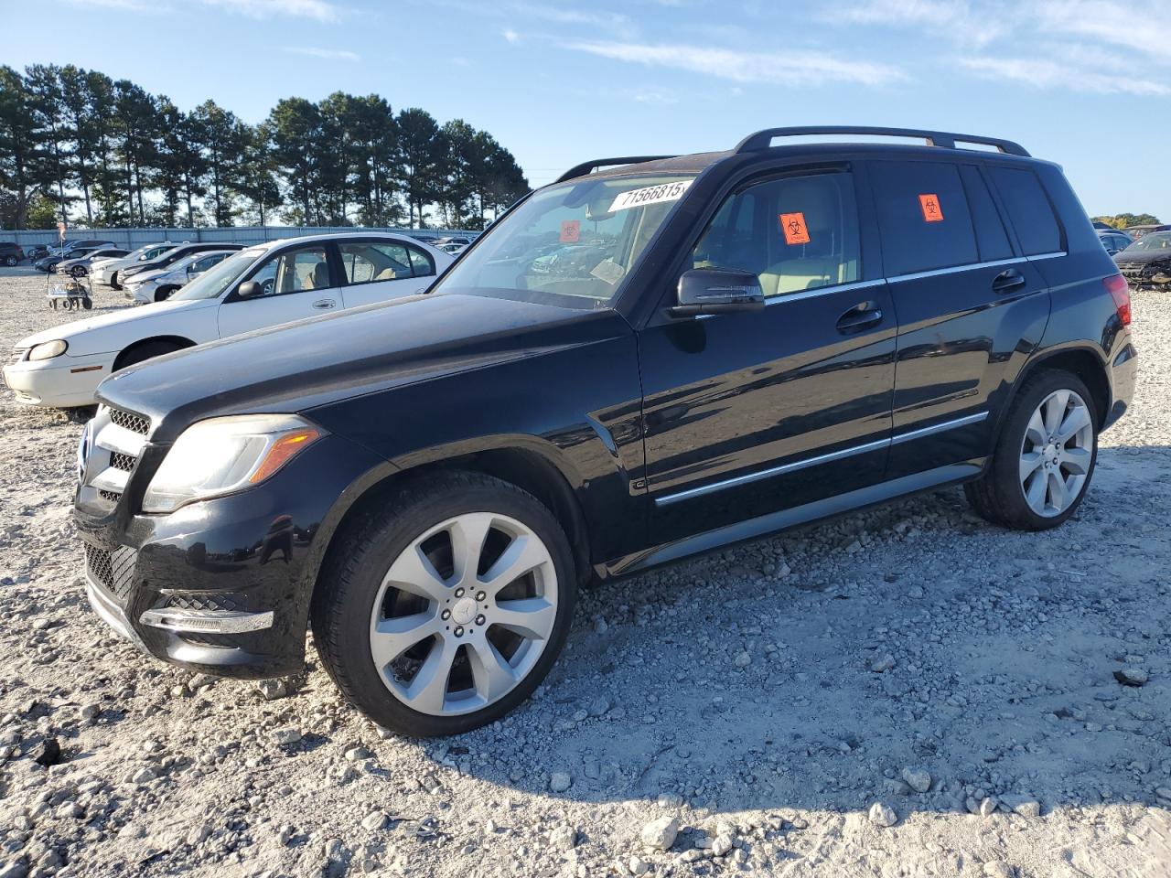 2014 Mercedes-Benz GLK 350, VIN WDCGG8JBXEG202152 — Minor dents and scratches