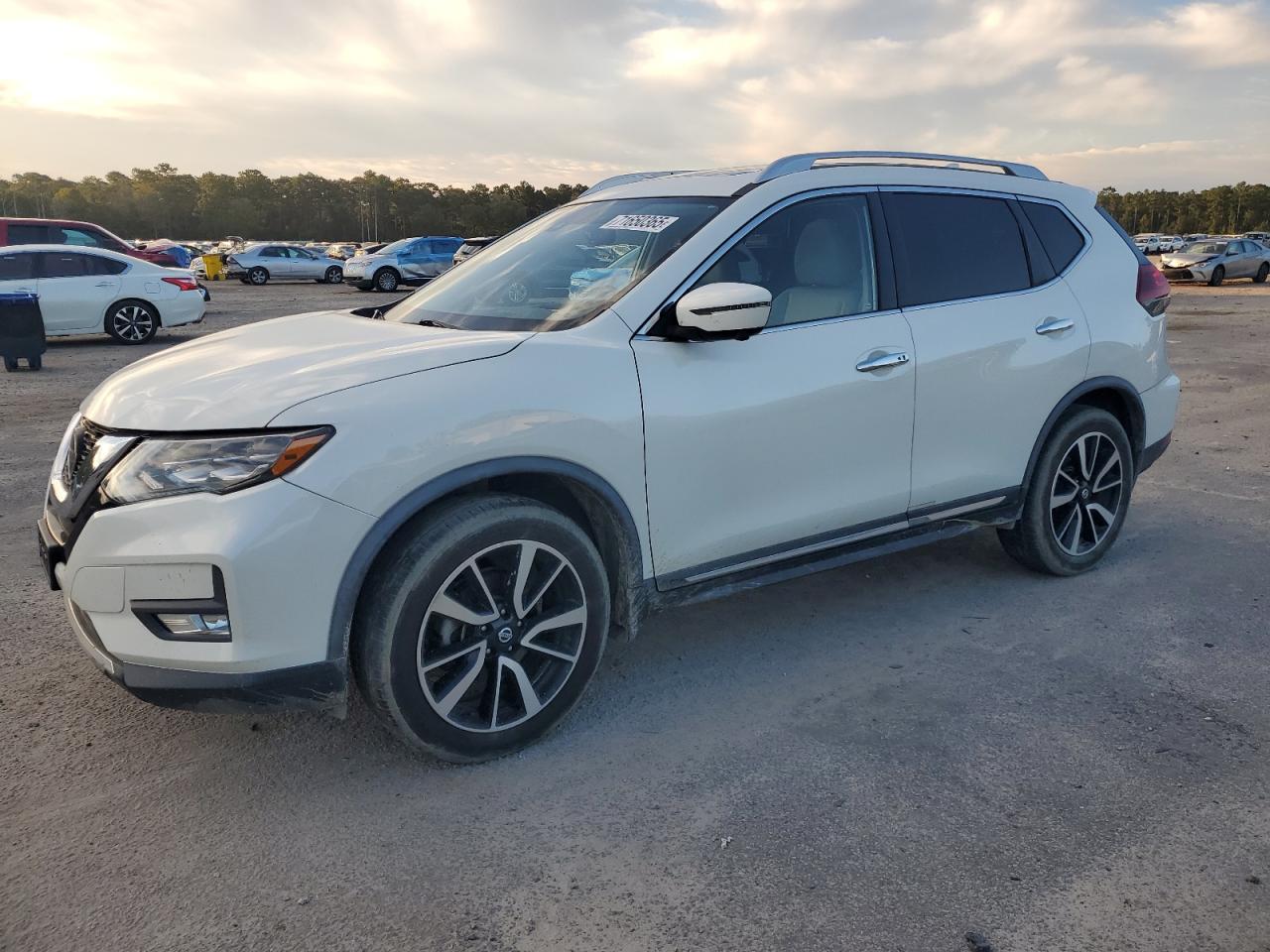 2018 Nissan Rogue SL, VIN JN8AT2MV0JW322704 — Фото с аукциона