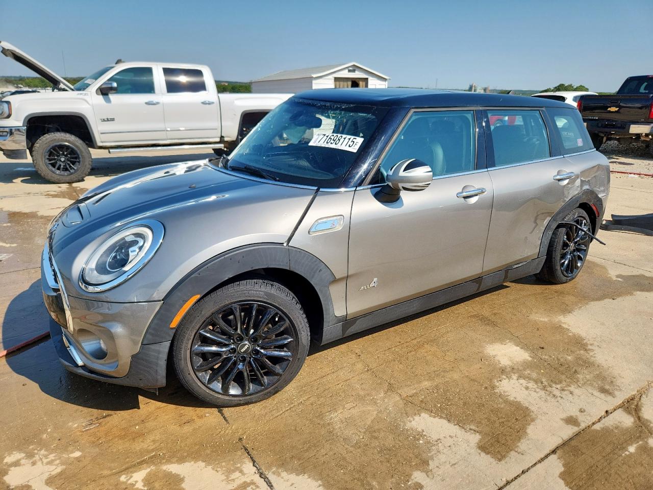 2017 MINI Clubman Cooper S, VIN WMWLU5C58H2C45571 — Бок