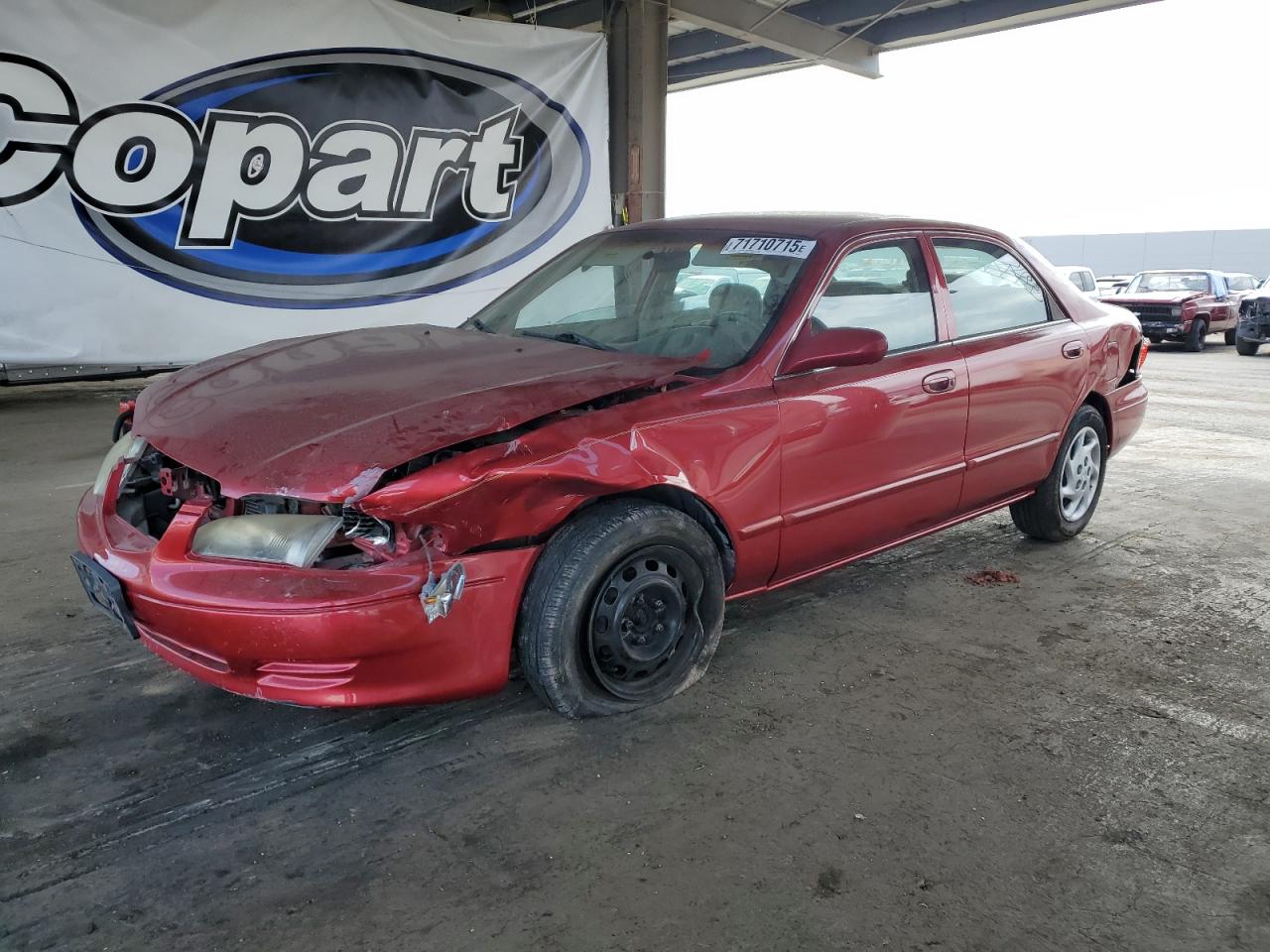 2000 Mazda 626 LX, VIN 1YVGF22C1Y5119698 — Front end