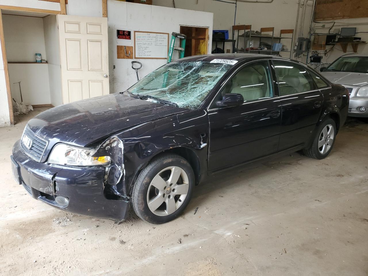 2002 Audi A6, VIN WAULD64B62N017128 — Перед