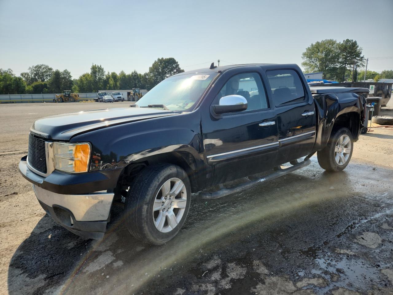 2013 GMC Sierra 1500 SLE, VIN 3GTP1VE04DG110276 — Front end