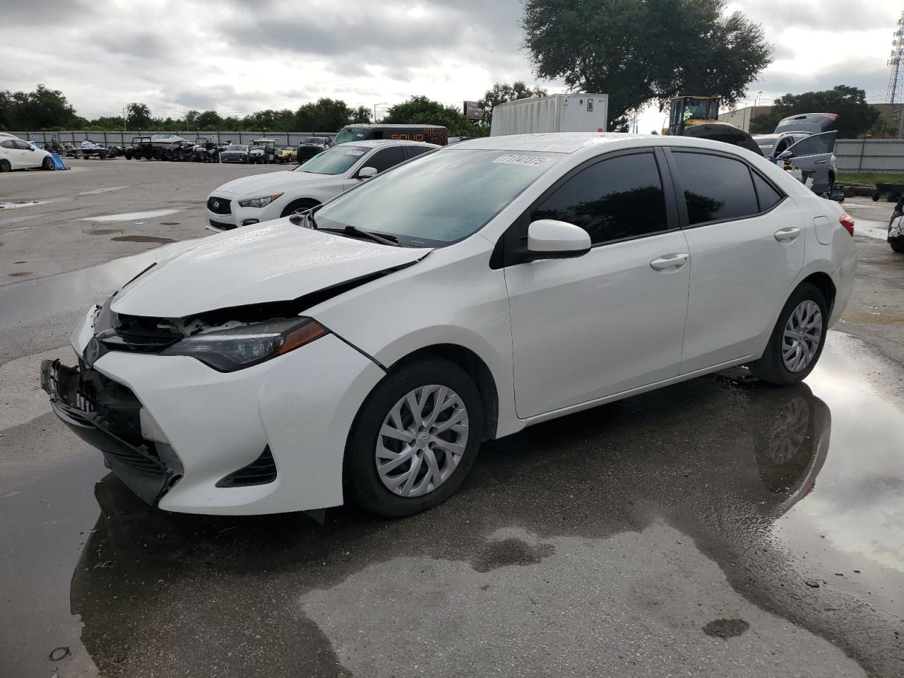 2018 Toyota Corolla L, VIN 5YFBURHE4JP800678 — Front end