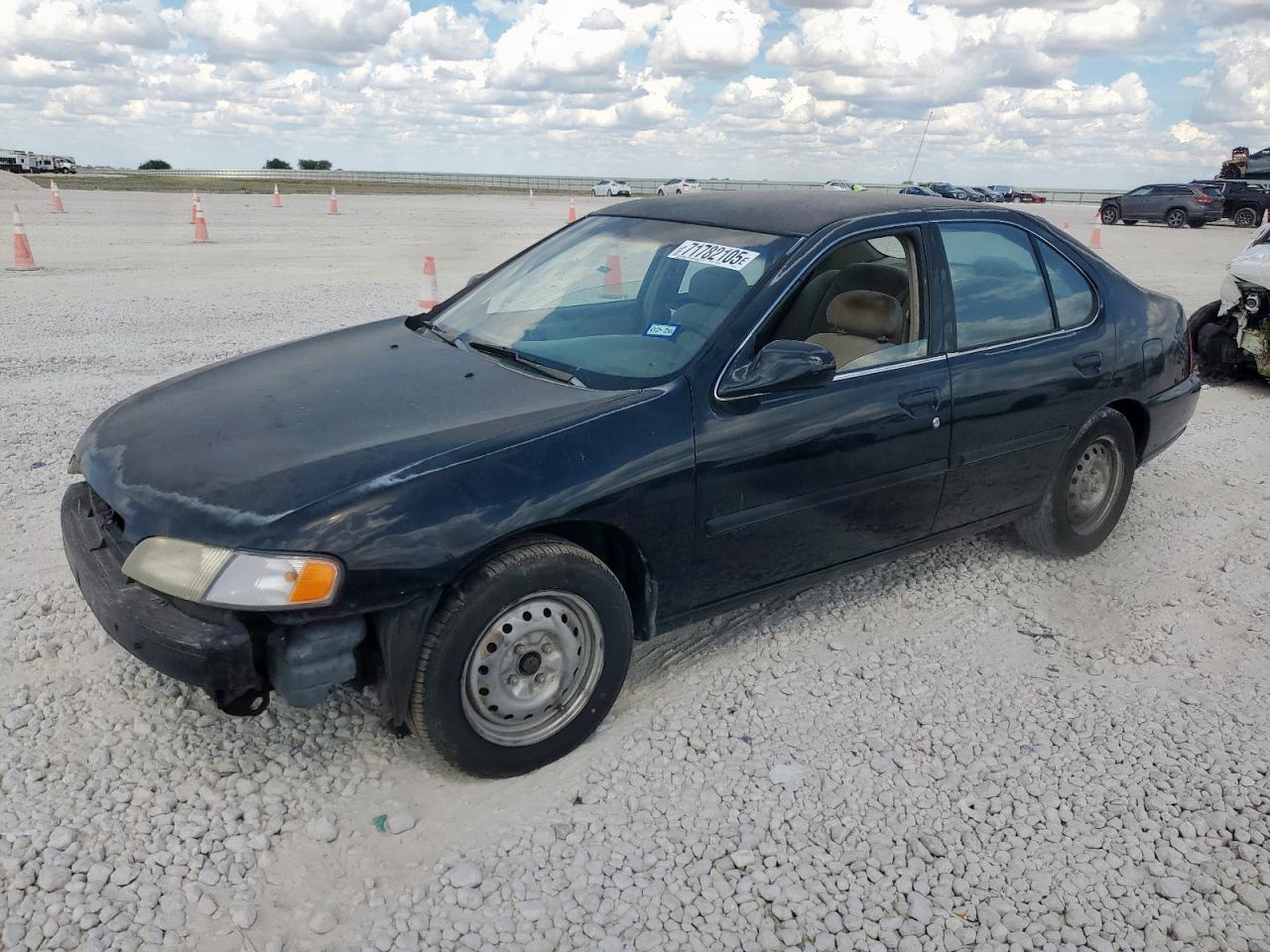 1999 Nissan Altima XE, VIN 1N4DL01D9XC248515 — Front end