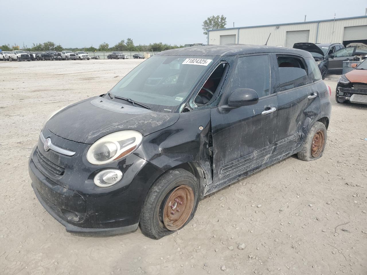 2015 FIAT 500L Pop, VIN ZFBCFAAH5FZ031810 — Side