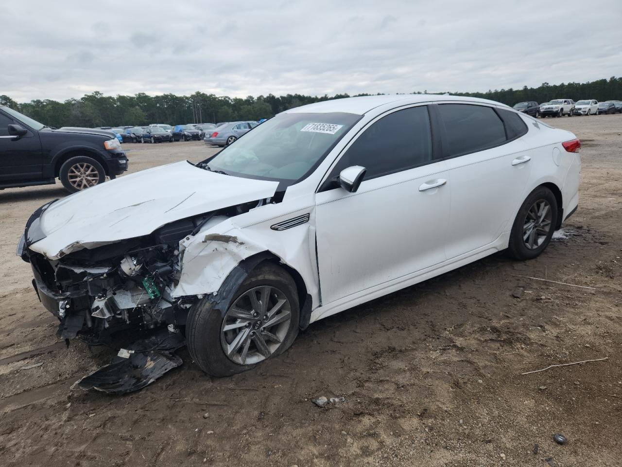 2019 Kia Optima LX, VIN 5XXGT4L3XKG361921 — Front end