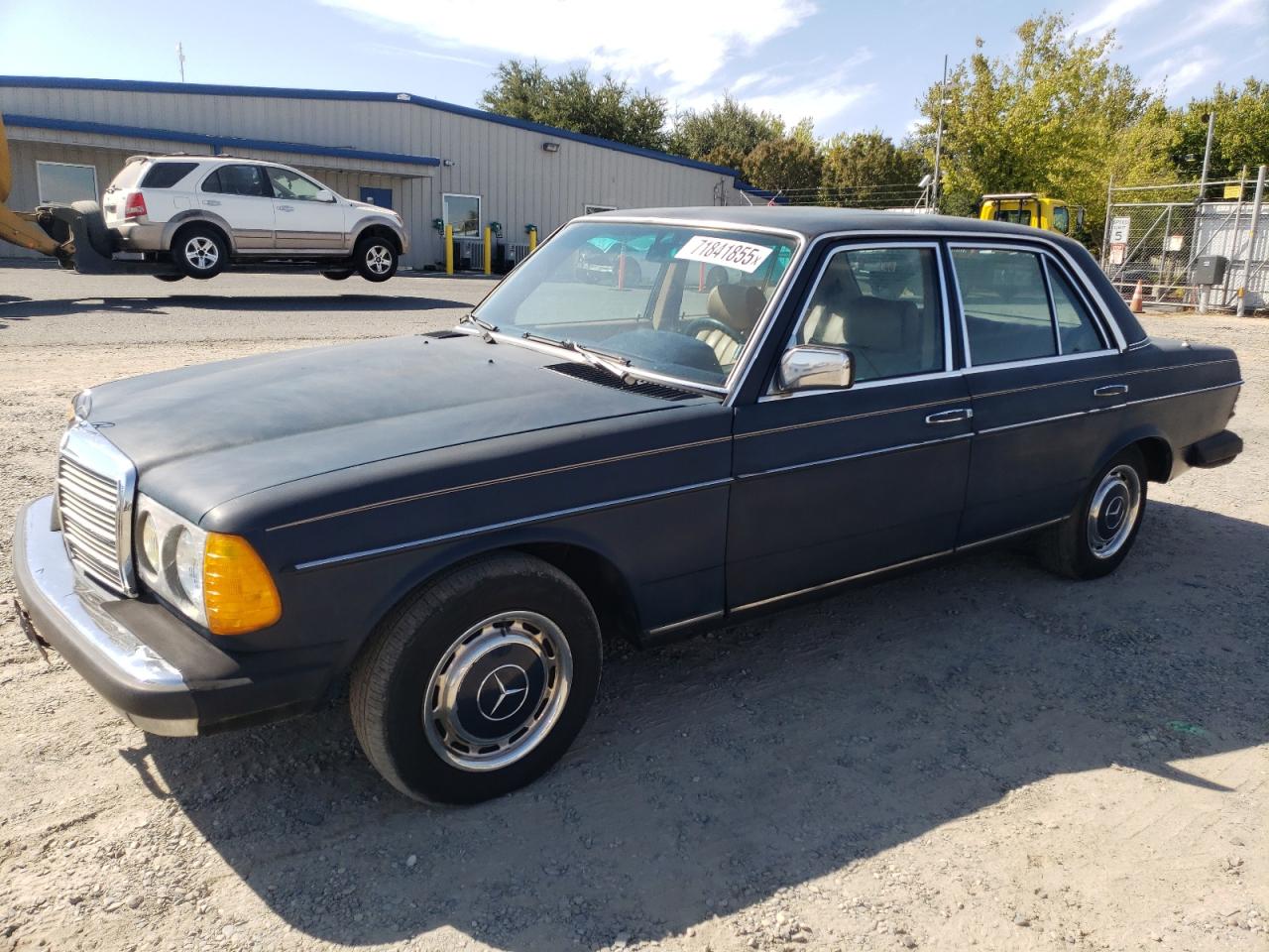 1982 Mercedes-Benz 240 Series 240D, VIN WDBAB23A0CB336737 — Normal wear