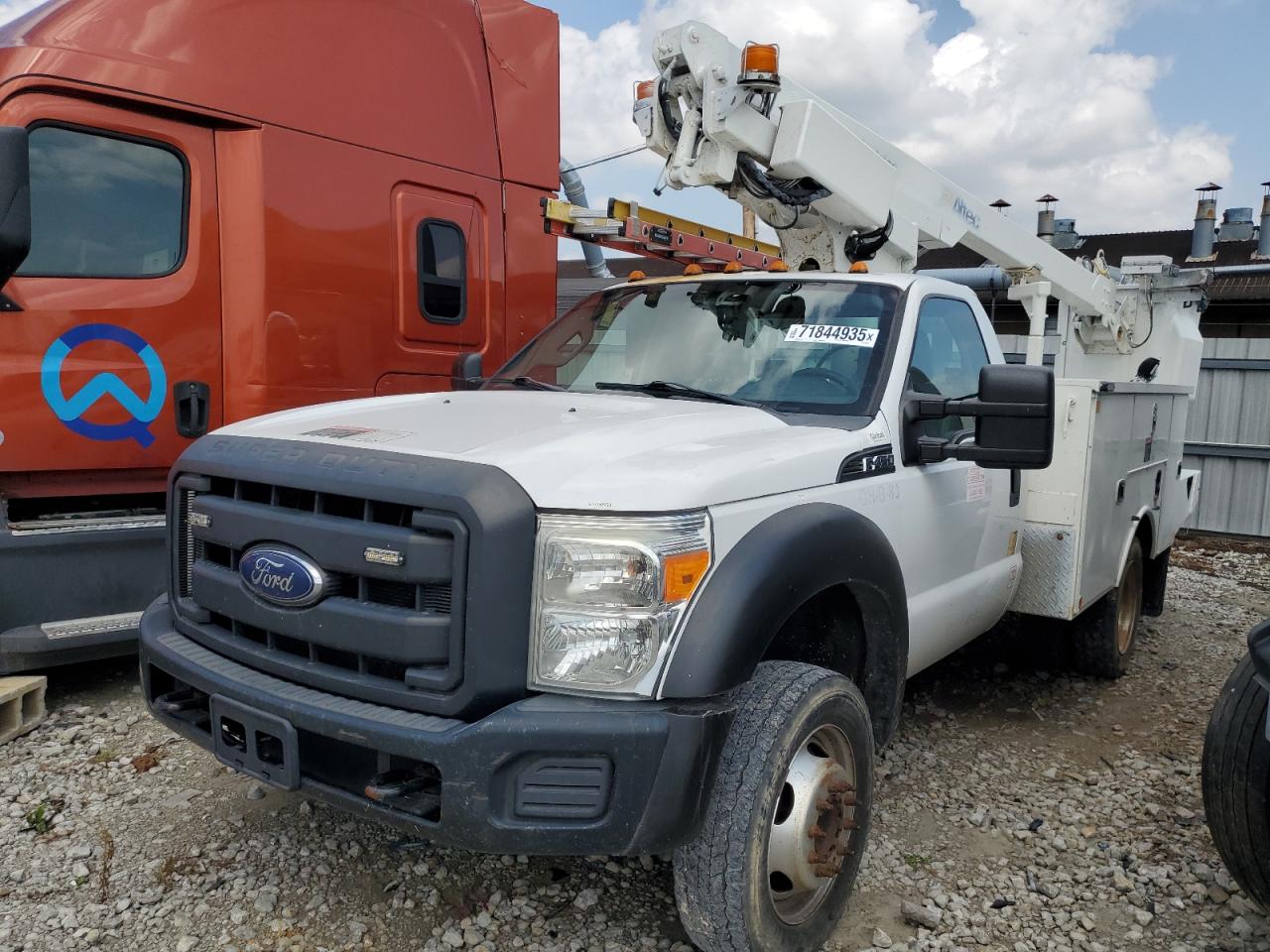 2013 Ford F-450 XL, VIN 1FDUF4GYXDEB90333 — Minor dents and scratches