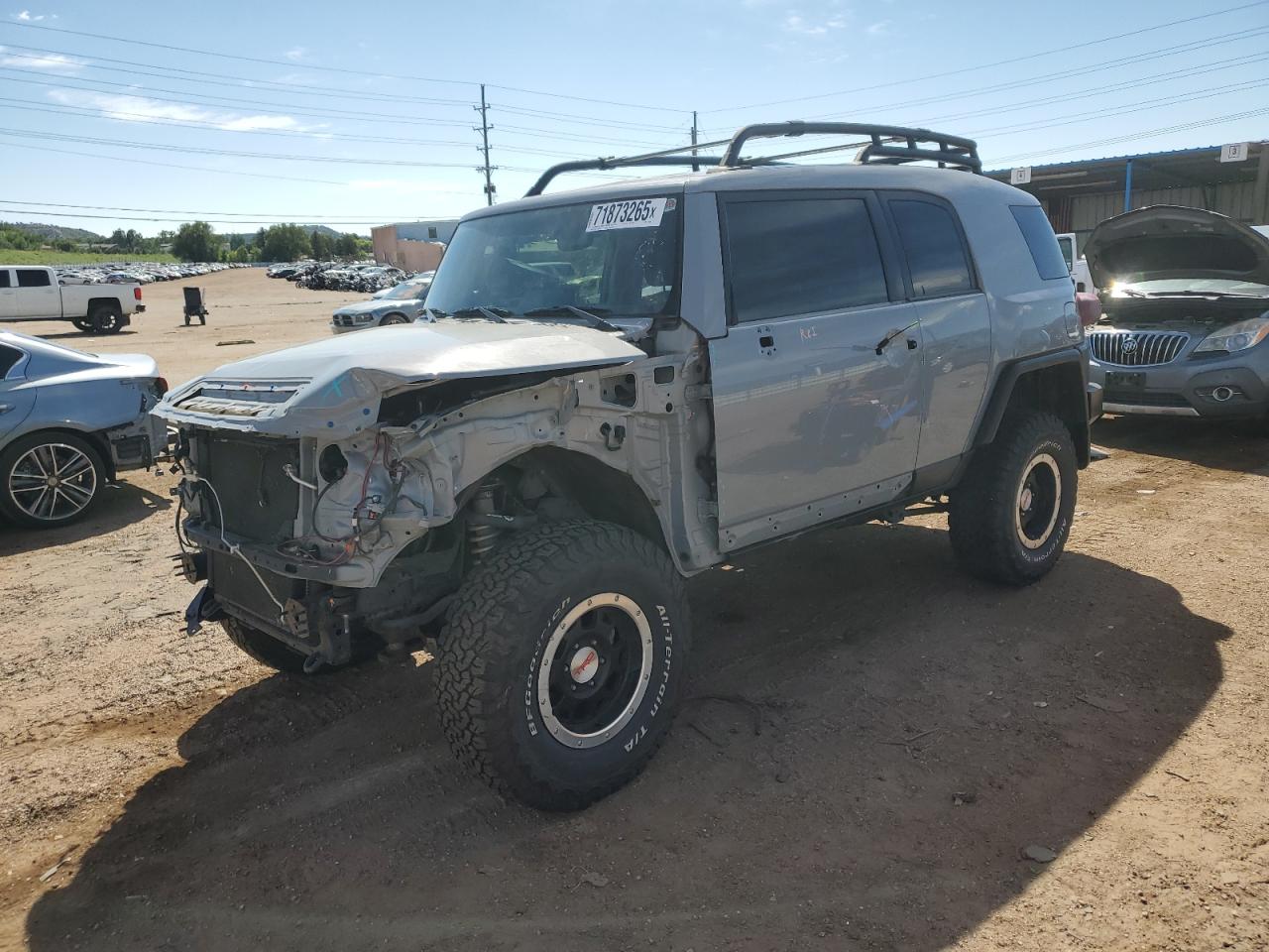 2013 Toyota FJ Cruiser, VIN JTEBU4BF2DK158898 — Front end