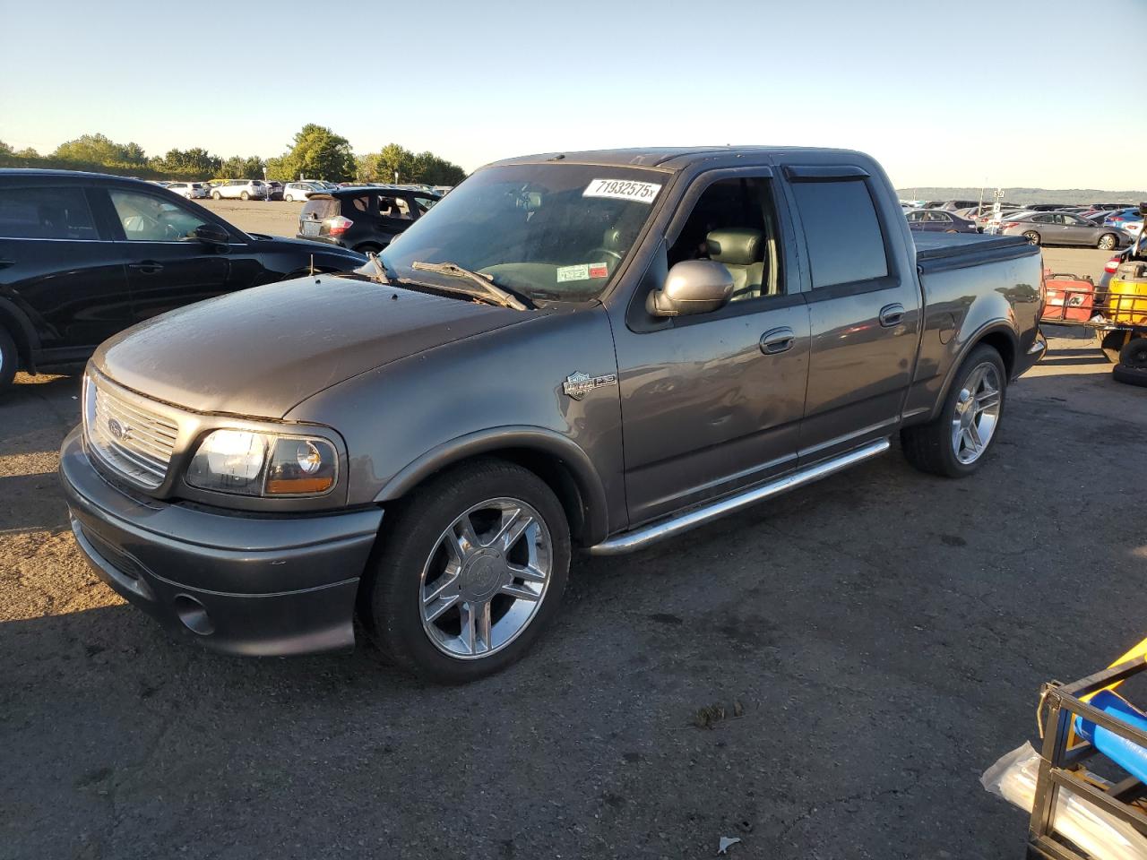 2002 Ford F-150 Harley Davidson, VIN 1FTRW07372KD06416 — Фото с аукциона
